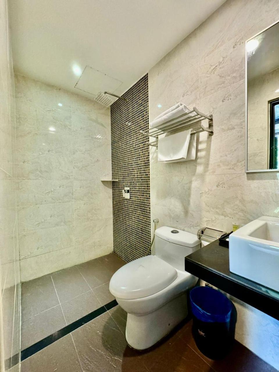 Chariton Hotel Nusa Bestari 新山 外观 照片