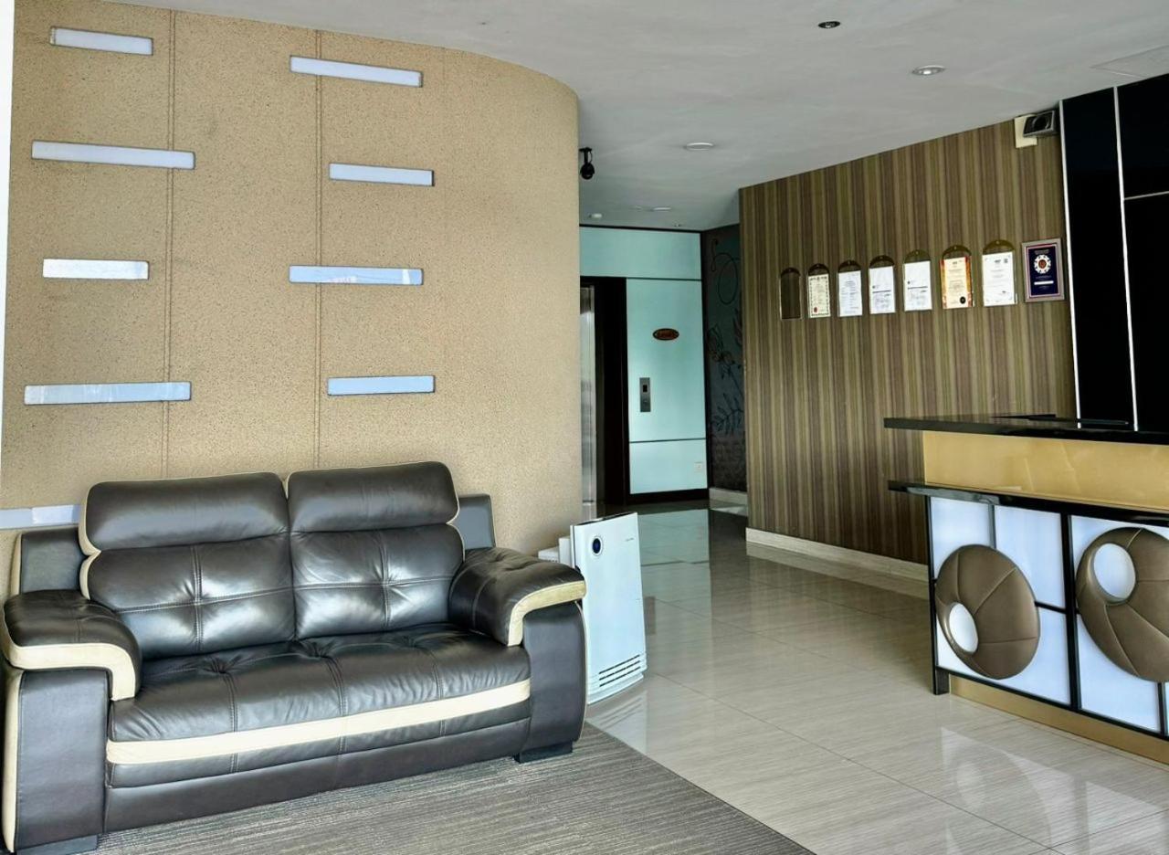 Chariton Hotel Nusa Bestari 新山 外观 照片
