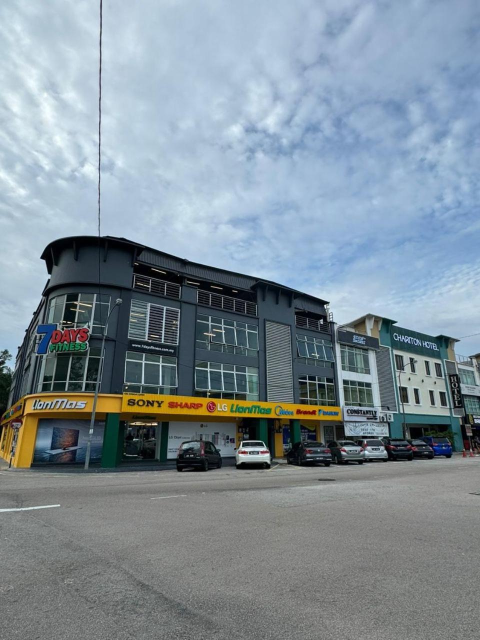 Chariton Hotel Nusa Bestari 新山 外观 照片