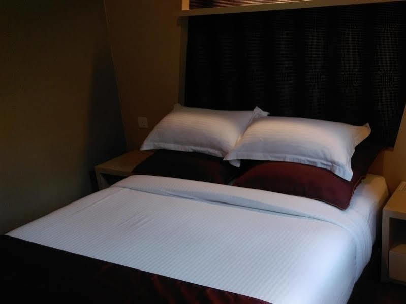 Chariton Hotel Nusa Bestari 新山 外观 照片